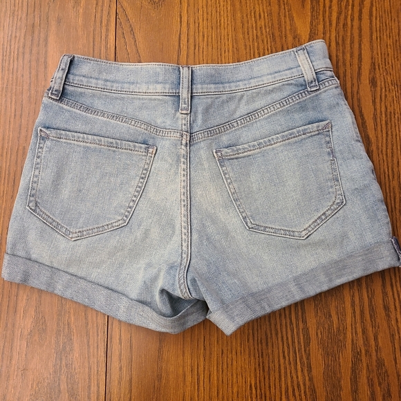 Express Midi Mid-Rise Light Blue Jean Shorts in Size 2 - Picture 5 of 5